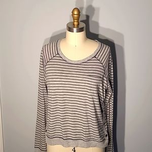 DownEast-Striped Shirt with buttons down the sides, long sleeves with pocket